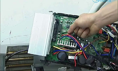 正阳美的空调电话是多少